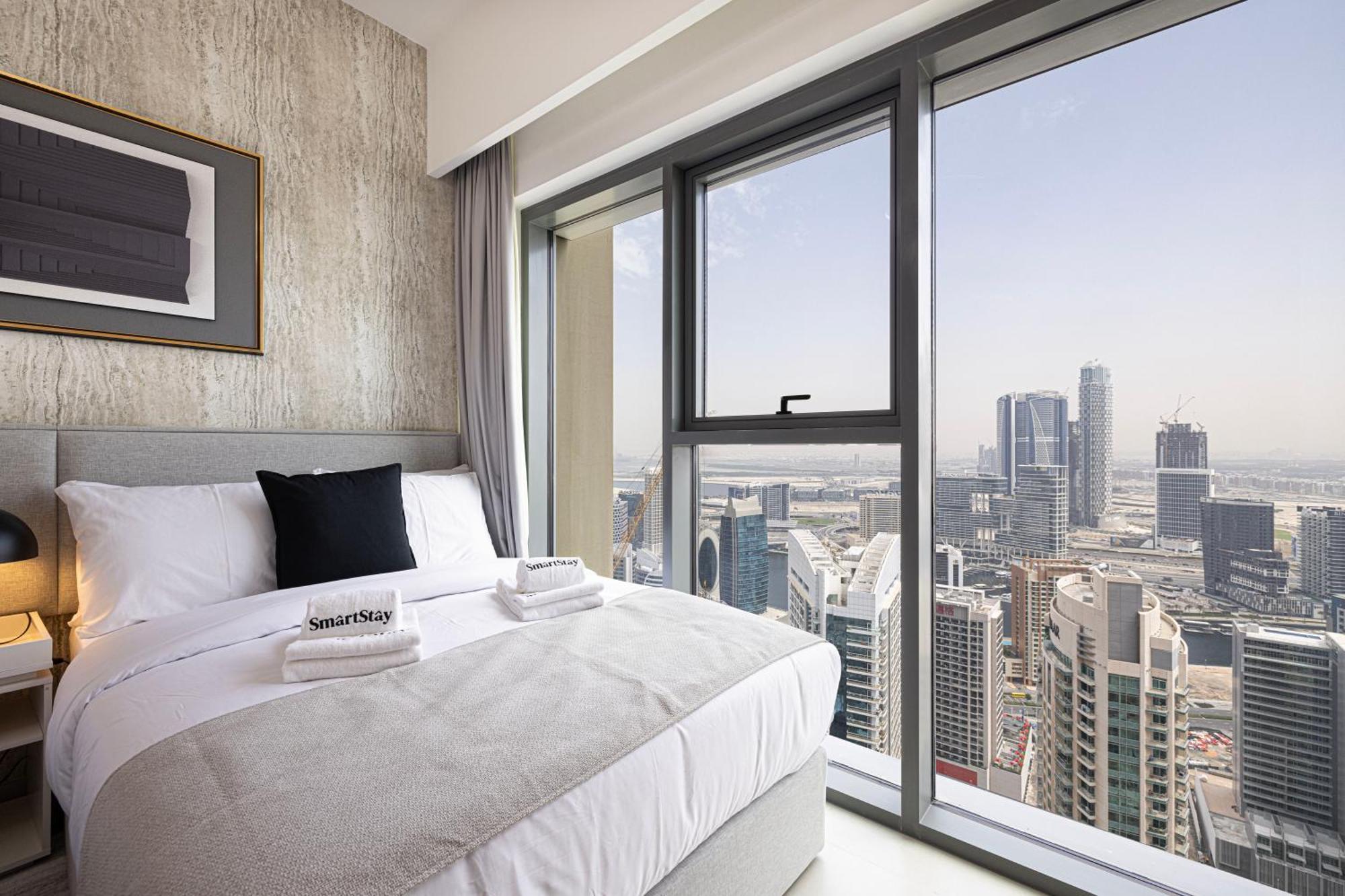 Smartstay At Burj Royale - Full Burj Khalifa View - Brand New Luxury Apartments 迪拜 外观 照片