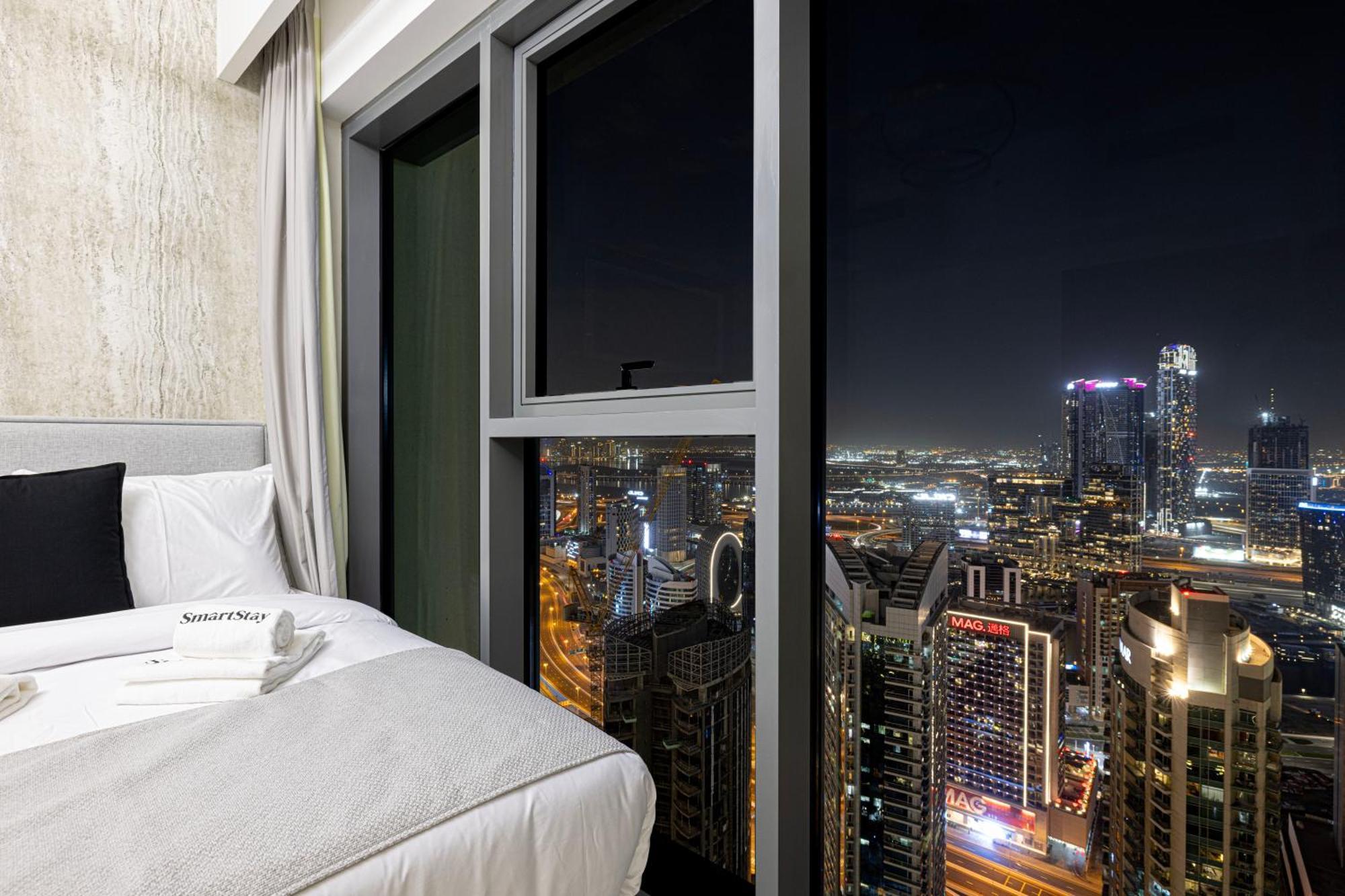 Smartstay At Burj Royale - Full Burj Khalifa View - Brand New Luxury Apartments 迪拜 外观 照片