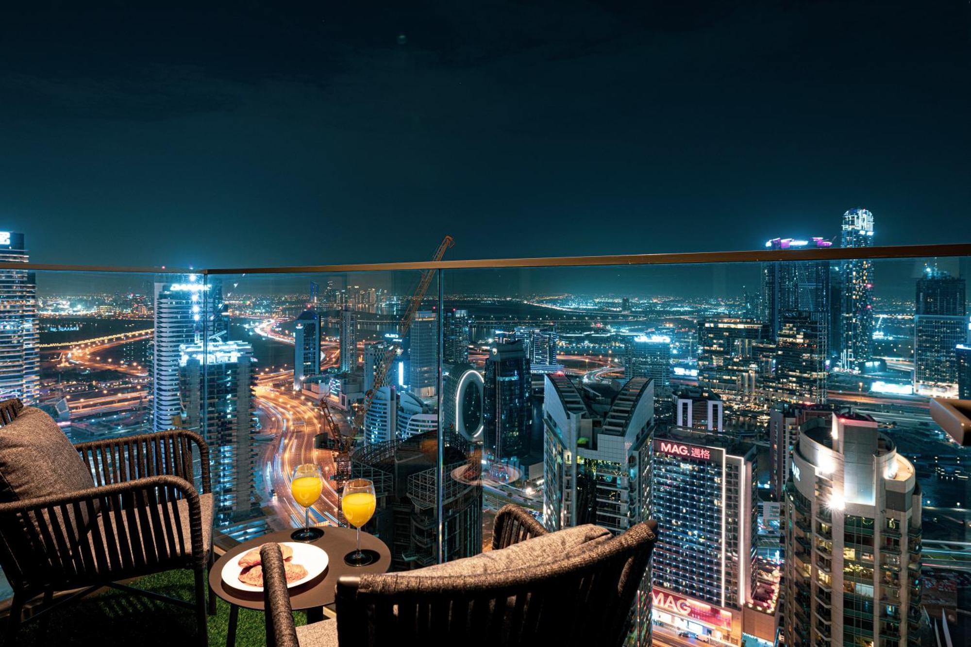 Smartstay At Burj Royale - Full Burj Khalifa View - Brand New Luxury Apartments 迪拜 外观 照片