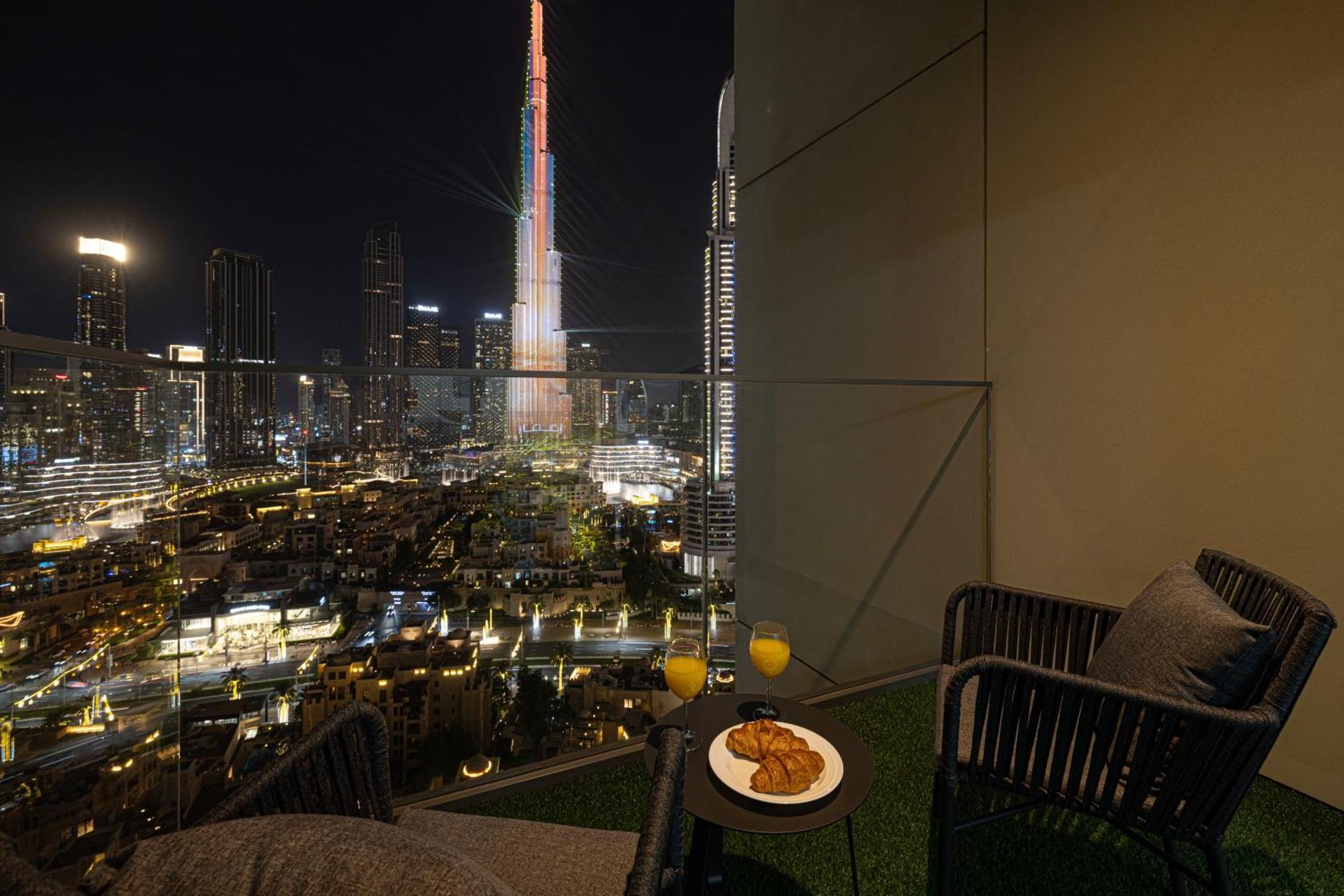 Smartstay At Burj Royale - Full Burj Khalifa View - Brand New Luxury Apartments 迪拜 外观 照片