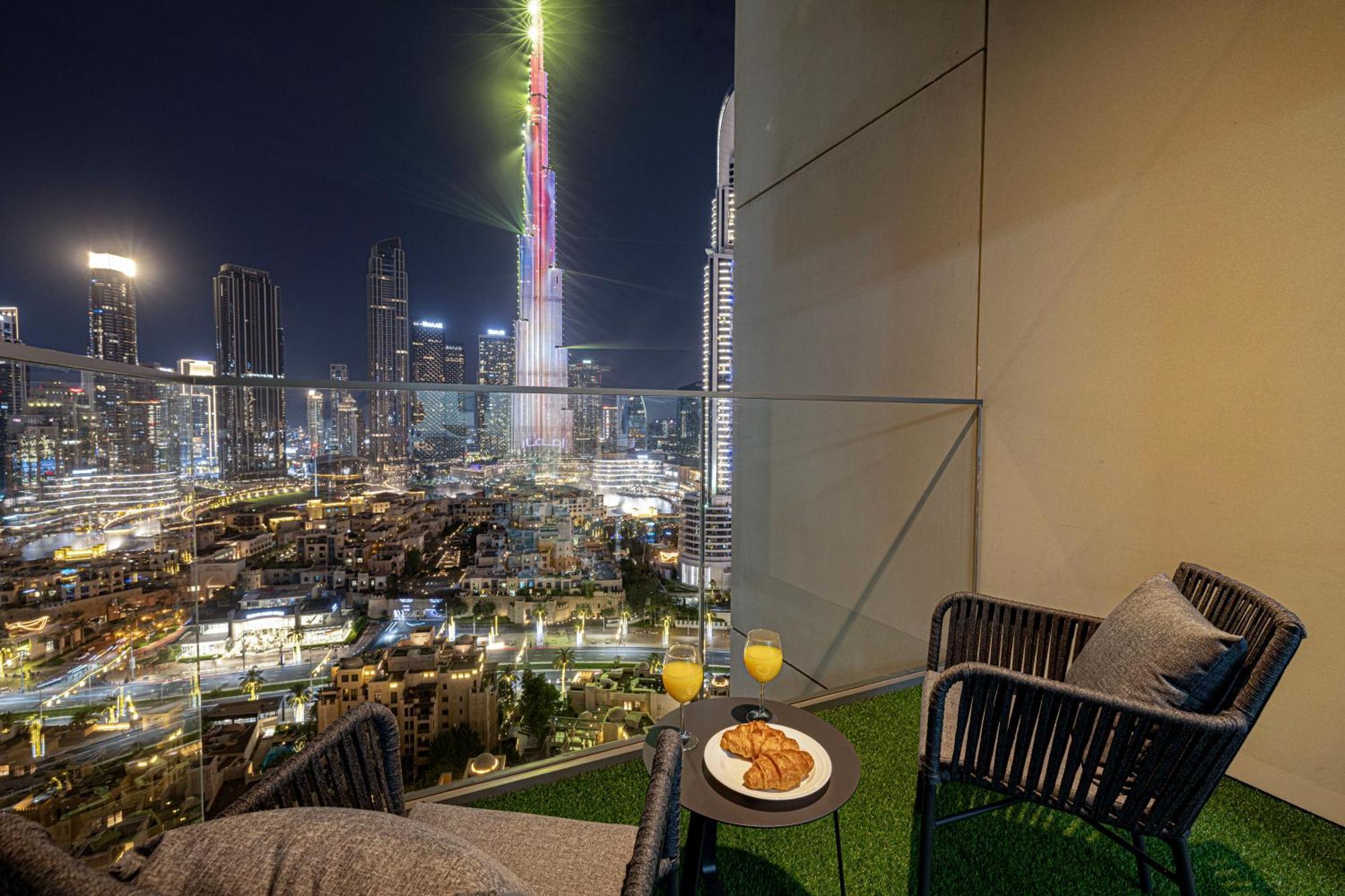 Smartstay At Burj Royale - Full Burj Khalifa View - Brand New Luxury Apartments 迪拜 外观 照片