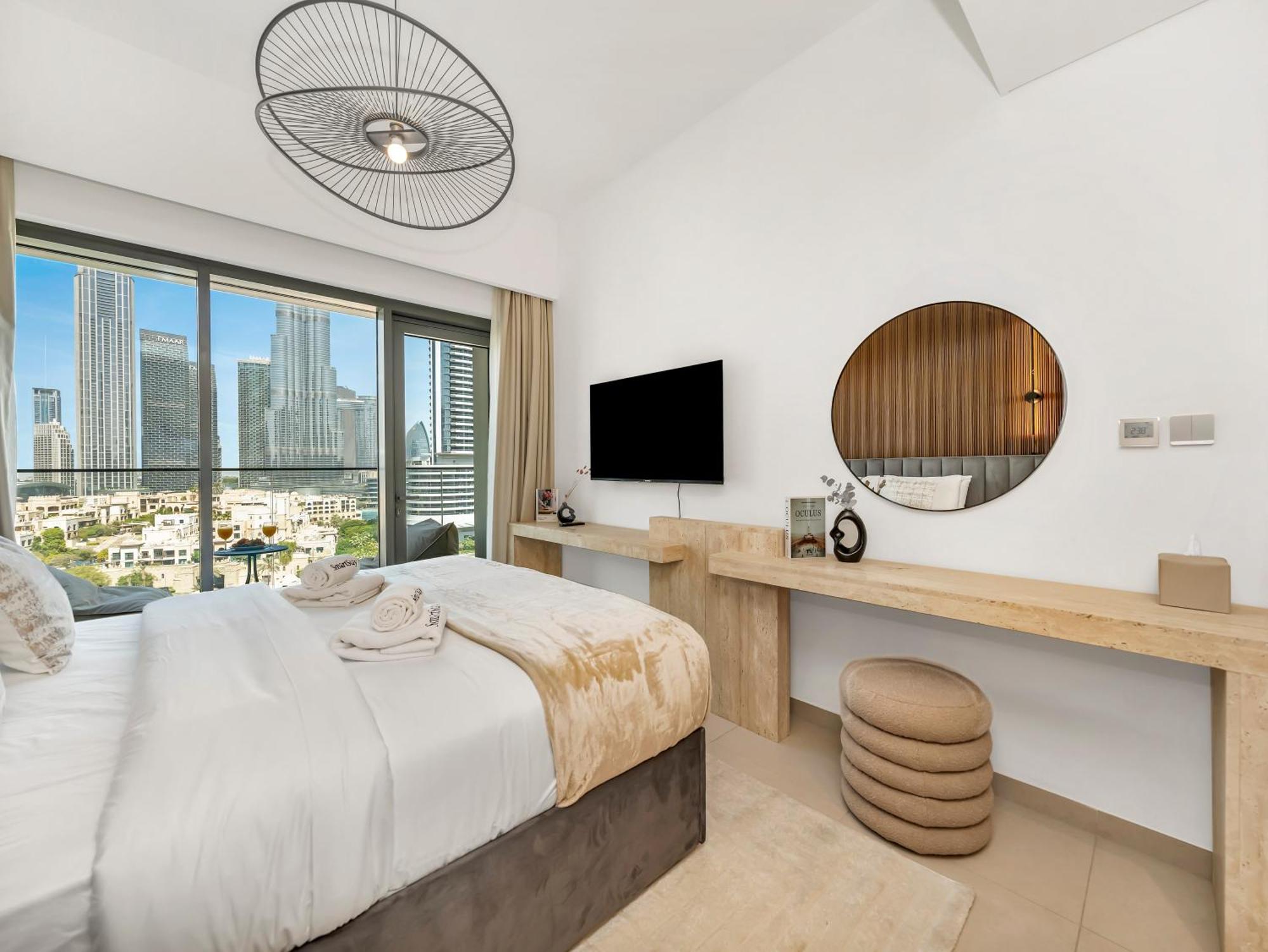 Smartstay At Burj Royale - Full Burj Khalifa View - Brand New Luxury Apartments 迪拜 外观 照片