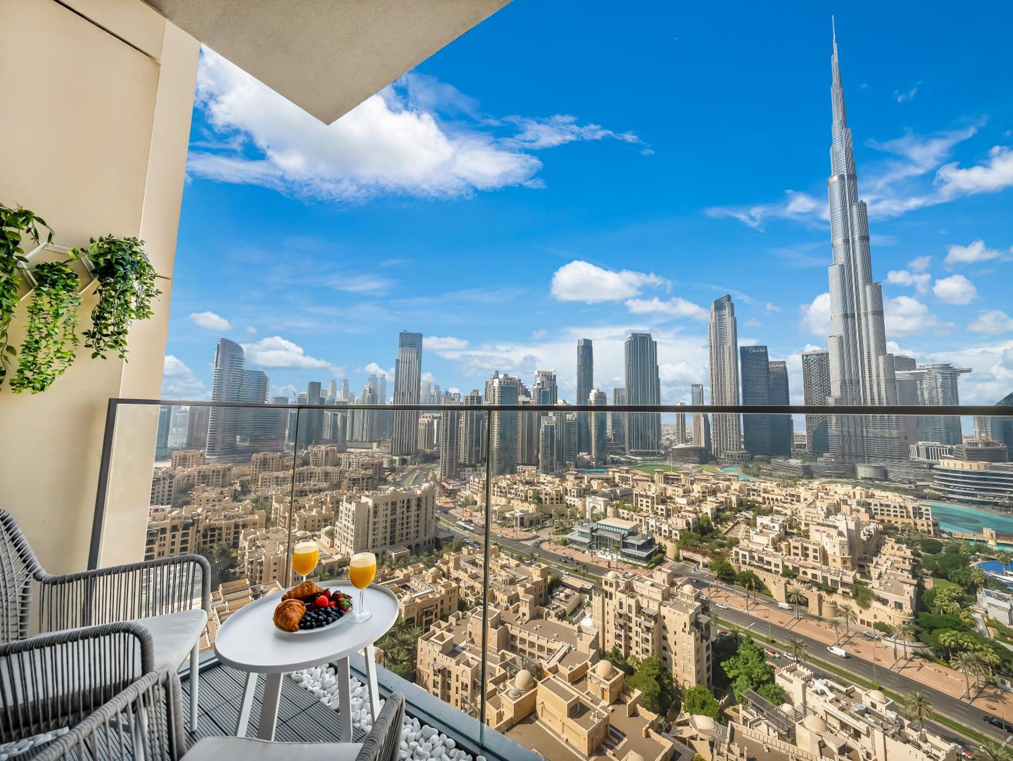 Smartstay At Burj Royale - Full Burj Khalifa View - Brand New Luxury Apartments 迪拜 外观 照片